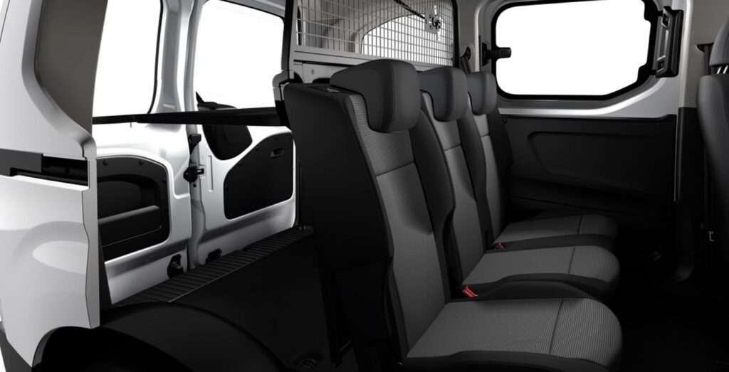 Citroen-Berlingo-Talla-M-BlueHDi-100-SS-YOU-interior-perfil-1