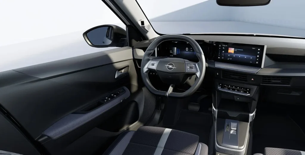 Opel-Frontera-1.2T-XHT-Hybrid-EDCT6-107kW-Ultimate-interior-delantera