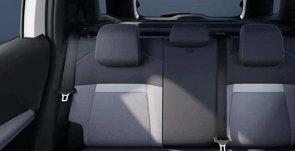 Opel-Frontera-1.2T-XHT-Hybrid-EDCT6-107kW-Ultimate-interior-trasera