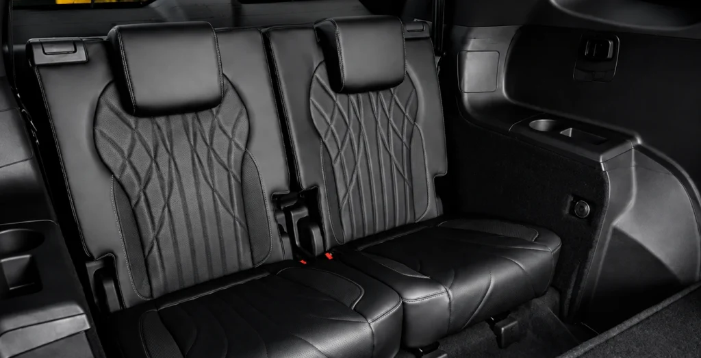 Jaecoo-8-PHEV-Exclusive-1.5-TGDI-3DHT-AWD-7p.-interior-trasera