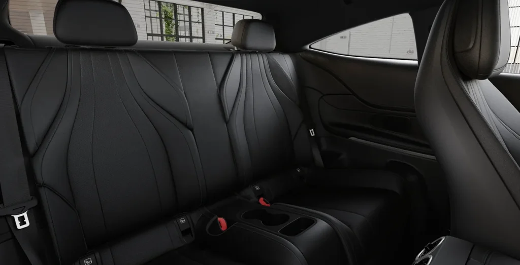 Mercedes-Benz-CLE-220d-Coupe-interior-trasera