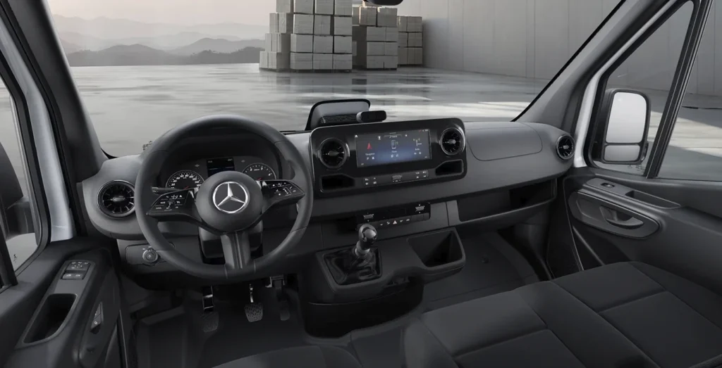 Mercedes-Benz-Sprinter-315-CDI-Medio-Pro-interior-delantera