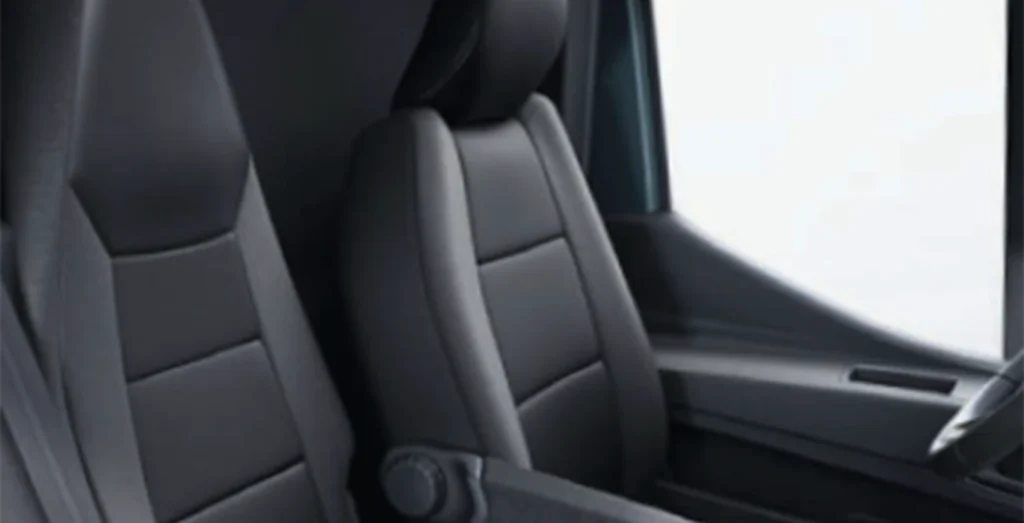 Nissan-Interstar-L2H2-3.5T-2.3dCi-FWD-Acenta-interior-asientos