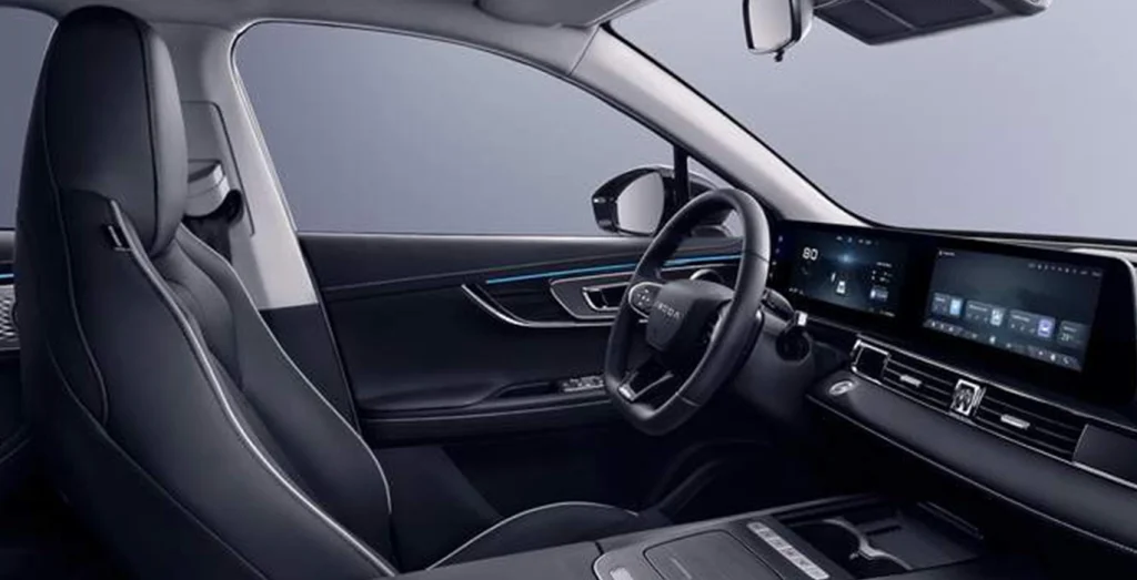 Omoda-5-EV-61kWh-Pure-155kW-interior-delantera