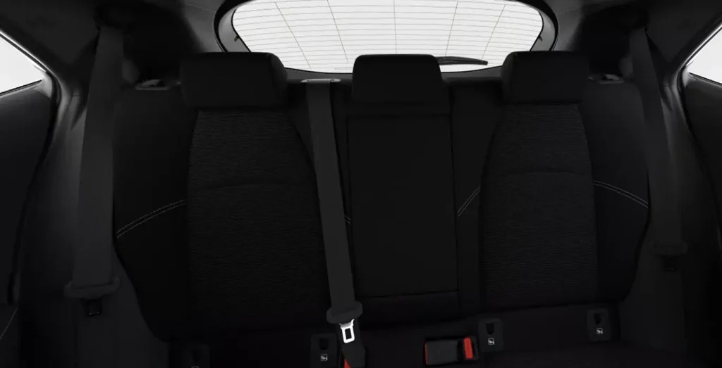 Toyota-Corolla-140H-Active-interior-trasera